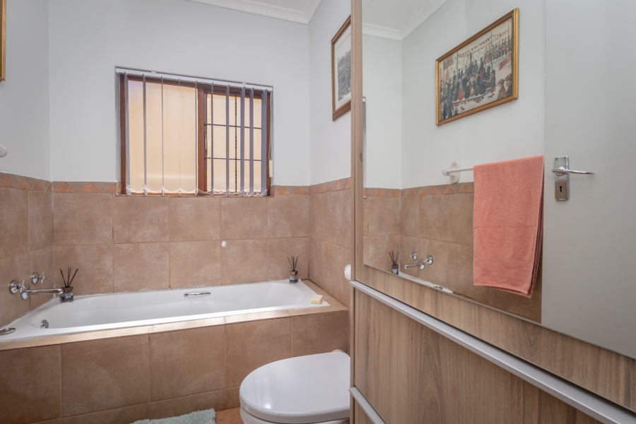 2 Bedroom Property for Sale in The Coves North West